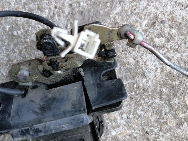 bontott KIA SORENTO Csomagtérajtó Zárszerkezet