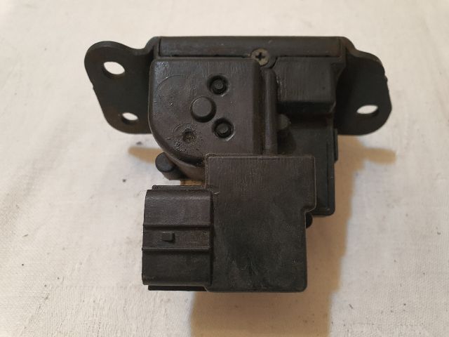 bontott KIA SORENTO Csomagtérajtó Zárszerkezet