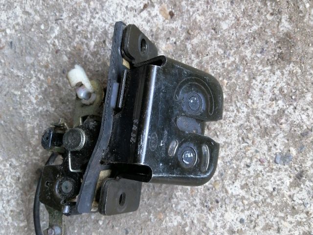 bontott KIA SORENTO Csomagtérajtó Zárszerkezet