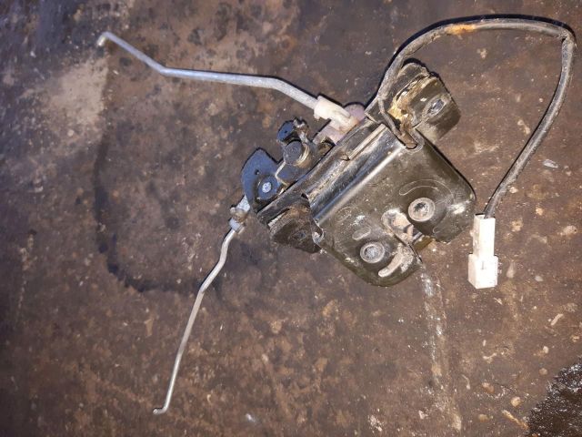 bontott KIA SORENTO Csomagtérajtó Zárszerkezet