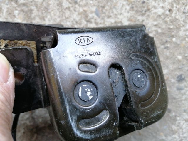 bontott KIA SORENTO Csomagtérajtó Zárszerkezet