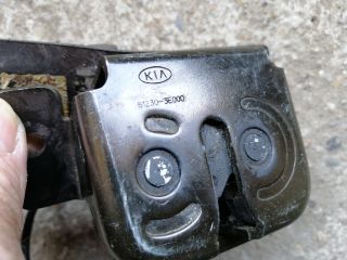 bontott KIA SORENTO Csomagtérajtó Zárszerkezet