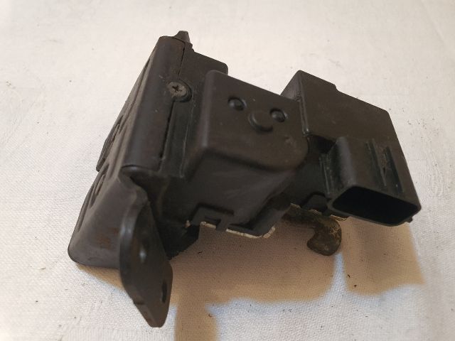 bontott KIA SORENTO Csomagtérajtó Zárszerkezet