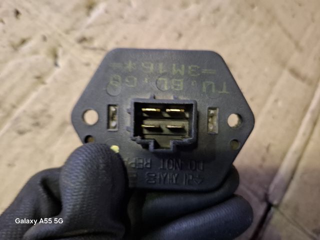 bontott KIA SORENTO Előtét Ellenállás Fűtőmotor