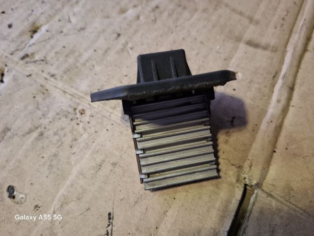 bontott KIA SORENTO Előtét Ellenállás Fűtőmotor