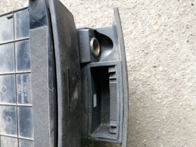 bontott KIA SORENTO Első Hamutartó