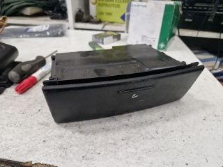 bontott KIA SORENTO Első Hamutartó