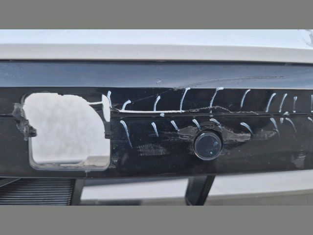 bontott KIA SORENTO Első Lökhárító (Részeivel)