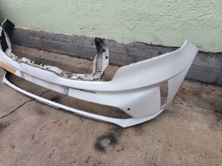 bontott KIA SORENTO Első Lökhárító (Részeivel)