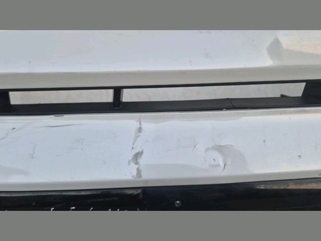 bontott KIA SORENTO Első Lökhárító (Részeivel)