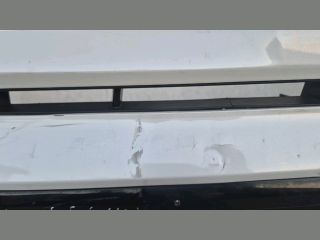 bontott KIA SORENTO Első Lökhárító (Részeivel)