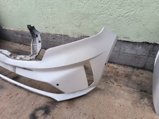 bontott KIA SORENTO Első Lökhárító (Üresen)