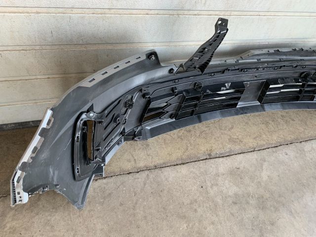 bontott KIA SORENTO Első Lökhárító (Üresen)