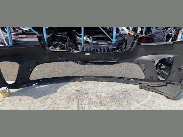 bontott KIA SORENTO Első Lökhárító (Üresen)