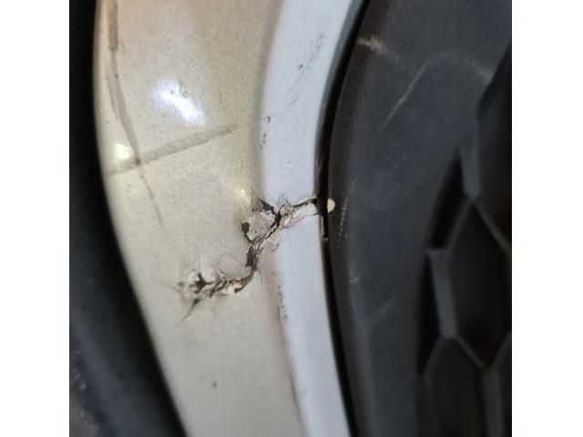 bontott KIA SORENTO Első Lökhárító (Üresen)