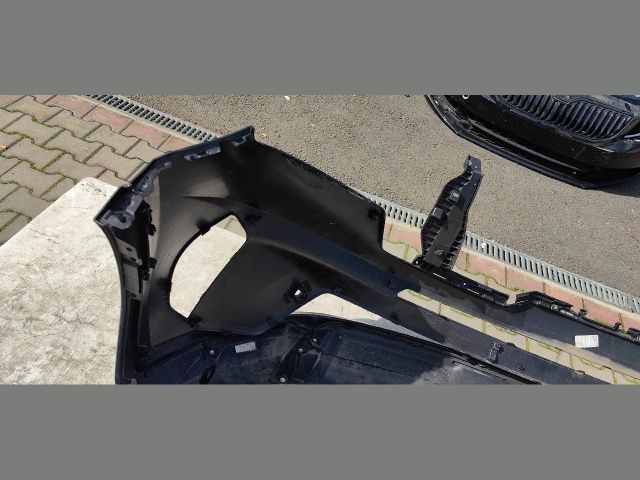 bontott KIA SORENTO Első Lökhárító (Üresen)