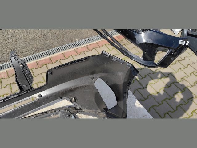 bontott KIA SORENTO Első Lökhárító (Üresen)