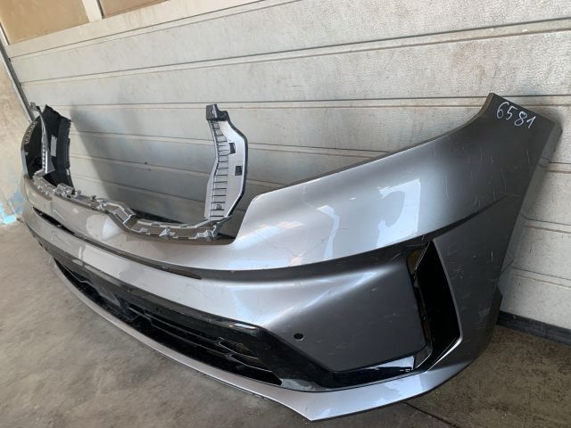 bontott KIA SORENTO Első Lökhárító (Üresen)