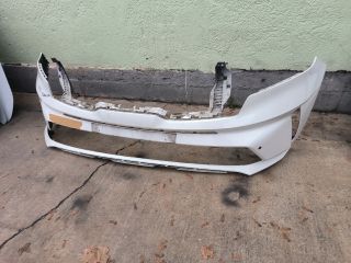 bontott KIA SORENTO Első Lökhárító (Üresen)