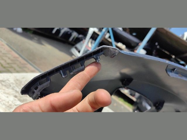 bontott KIA SORENTO Első Lökhárító (Üresen)