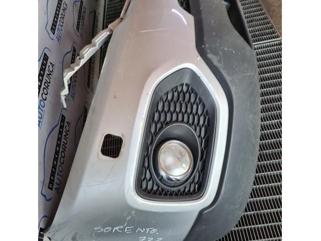 bontott KIA SORENTO Első Lökhárító (Üresen)