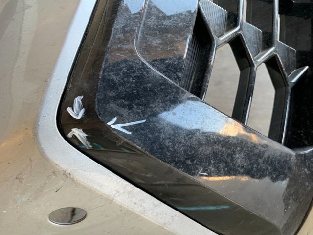 bontott KIA SORENTO Első Lökhárító (Üresen)