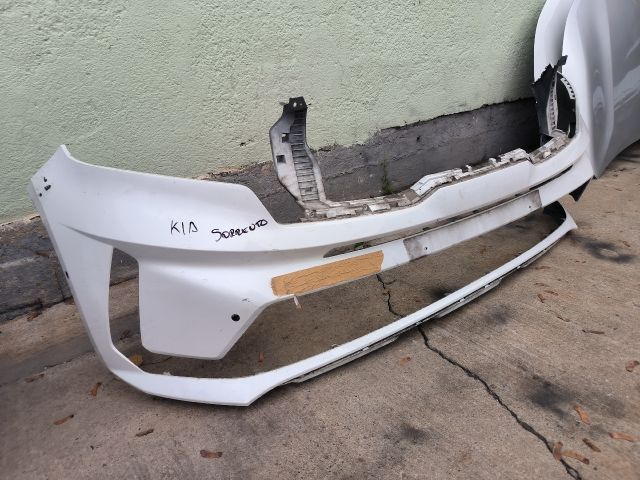 bontott KIA SORENTO Első Lökhárító (Üresen)
