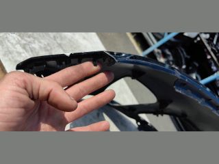 bontott KIA SORENTO Első Lökhárító (Üresen)