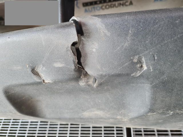 bontott KIA SORENTO Első Lökhárító (Üresen)