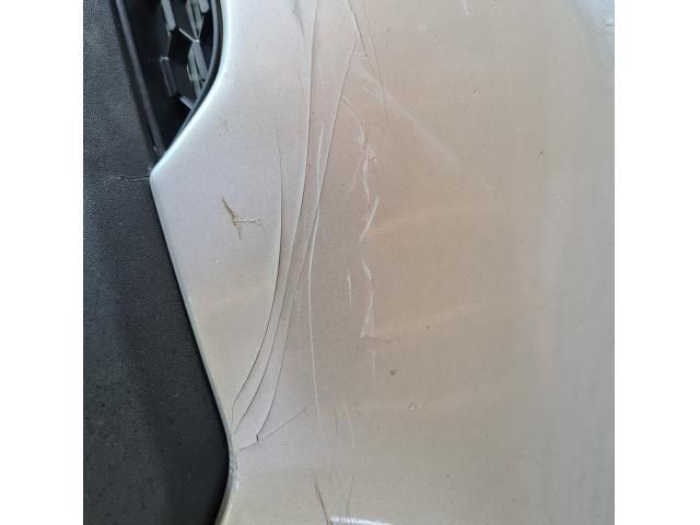 bontott KIA SORENTO Első Lökhárító (Üresen)