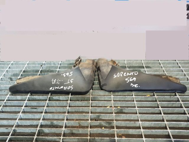 bontott KIA SORENTO Első Sárvédő Gumi Pár