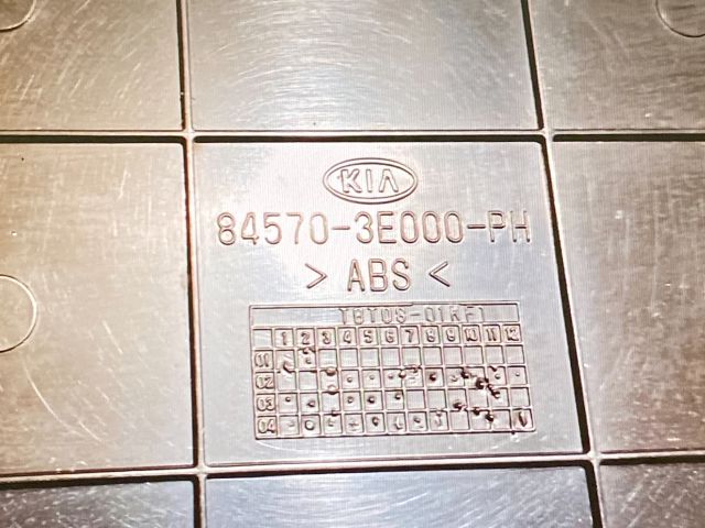 bontott KIA SORENTO Első Tároló Rekesz