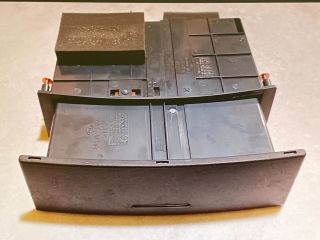 bontott KIA SORENTO Első Tároló Rekesz