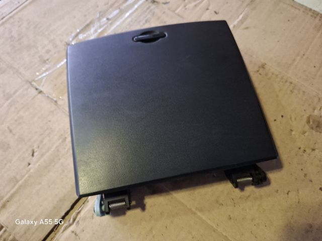 bontott KIA SORENTO Első Tároló Rekesz