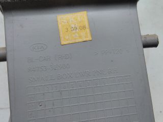 bontott KIA SORENTO Első Tároló Rekesz