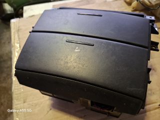 bontott KIA SORENTO Első Tároló Rekesz