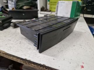 bontott KIA SORENTO Első Tároló Rekesz