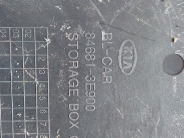 bontott KIA SORENTO Első Tároló Rekesz