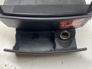 bontott KIA SORENTO Első Tároló Rekesz