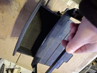 bontott KIA SORENTO Első Tároló Rekesz