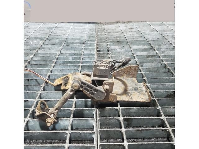 bontott KIA SORENTO Első Xenon Szintszabályzó Jeladó