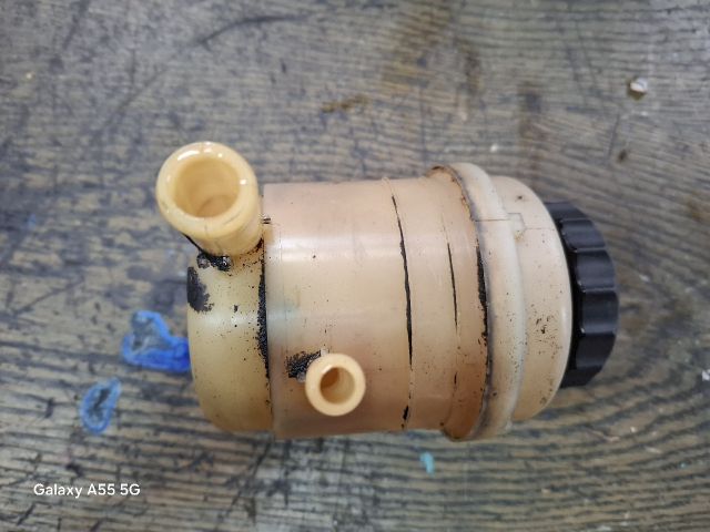 bontott KIA SORENTO Fékfolyadék Tartály