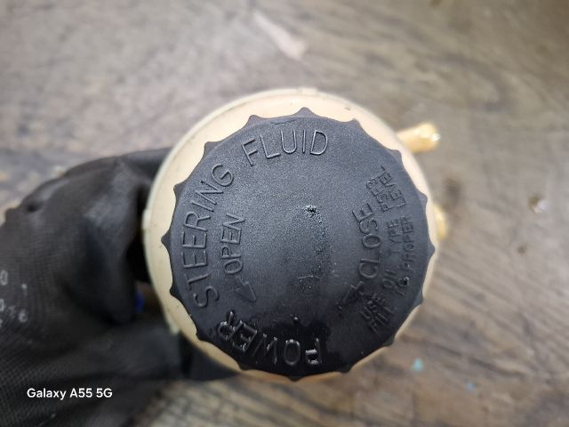 bontott KIA SORENTO Fékfolyadék Tartály