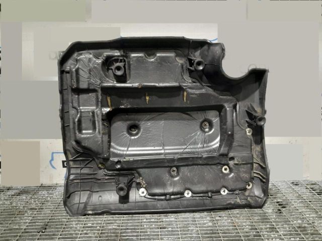 bontott KIA SORENTO Felső Hűtőburkolat