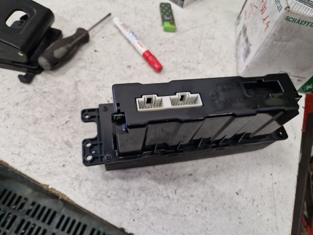 bontott KIA SORENTO Fűtéskapcsoló (digit klímás)