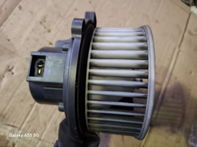 bontott KIA SORENTO Fűtőmotor (Klímás)