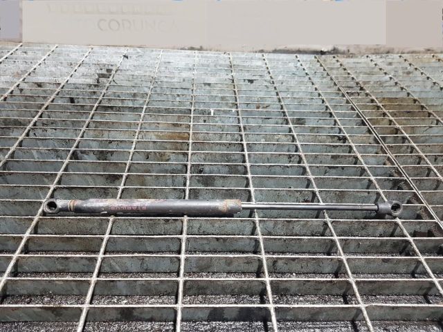 bontott KIA SORENTO Gázrugós Kitámasztó Teleszkóp Csomagtérajtó (Pozíciófüggetlen)