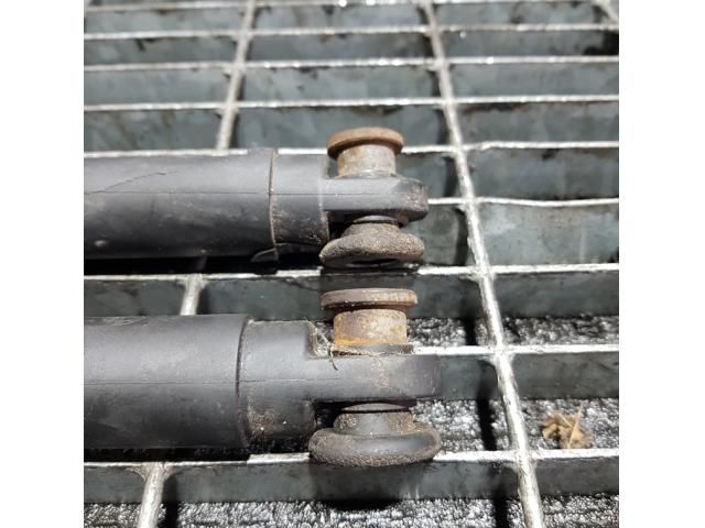 bontott KIA SORENTO Gázrugós Kitámasztó Teleszkóp Csomagtérajtó (Pozíciófüggetlen)