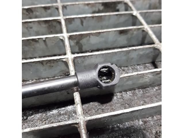 bontott KIA SORENTO Gázrugós Kitámasztó Teleszkóp Csomagtérajtó (Pozíciófüggetlen)