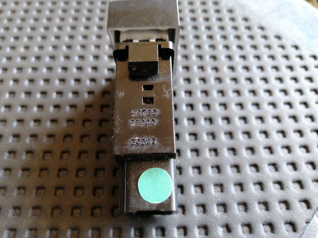 bontott KIA SORENTO Hátsó Ablaktörlő Kapcsoló